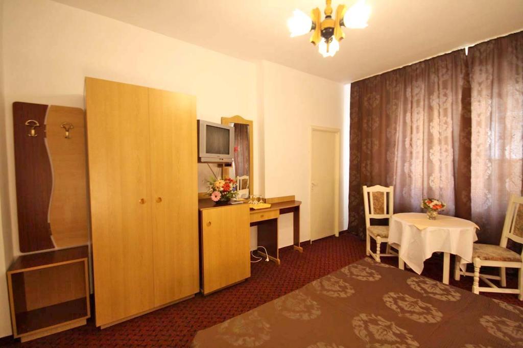 Hotel Dynes Eforie Nord Extérieur photo