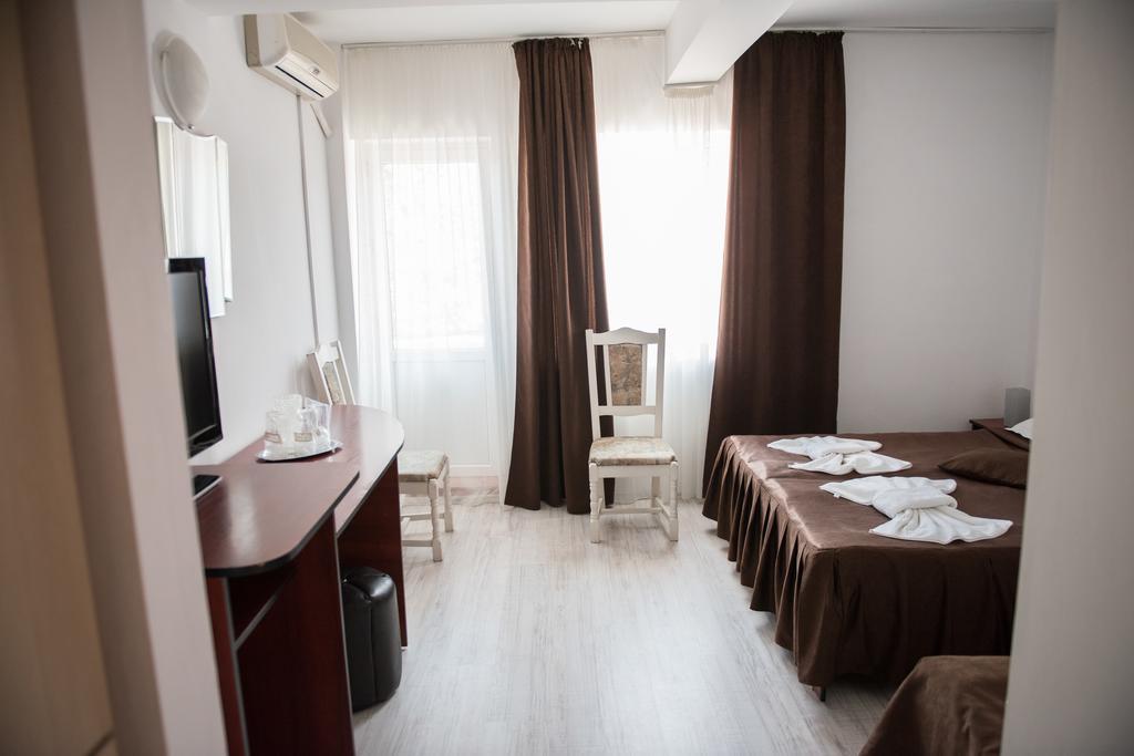 Hotel Dynes Eforie Nord Extérieur photo